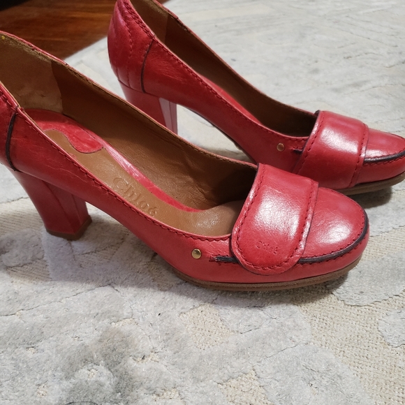 Chloe Red Leather Block Heel Pumps - Picture 6 of 7